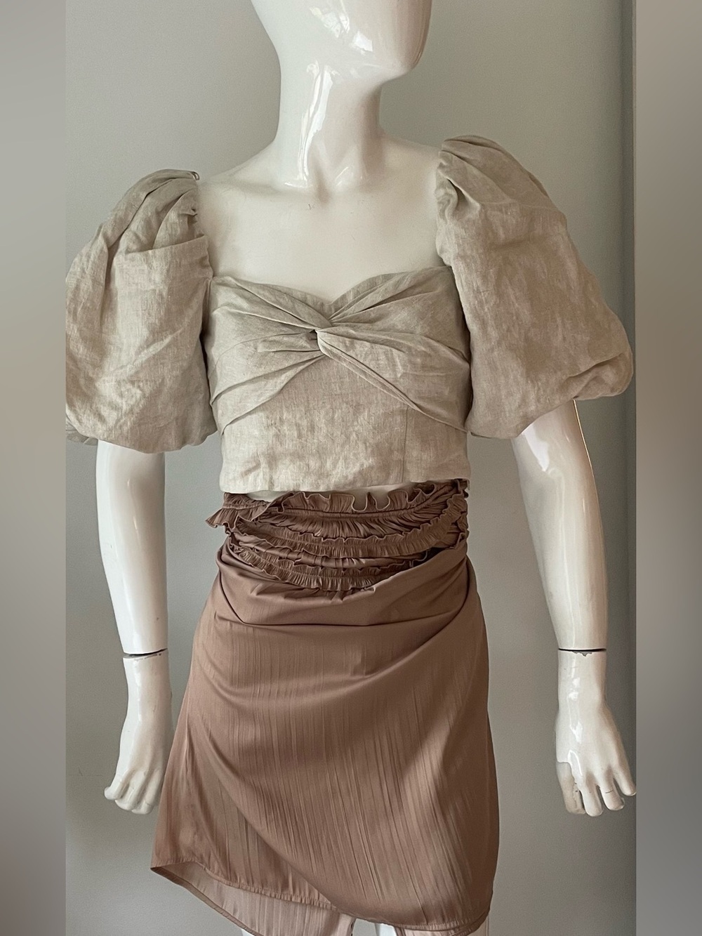 Twist Front Puff Sleeve Crop Top - Beige - Picture 3 of 9